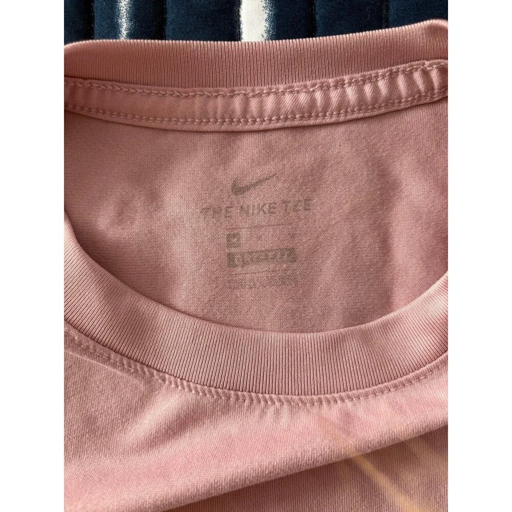 Pink dry fit Nike shirt